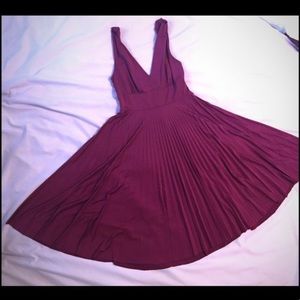 Fuscia pleated form flattering dress 💗